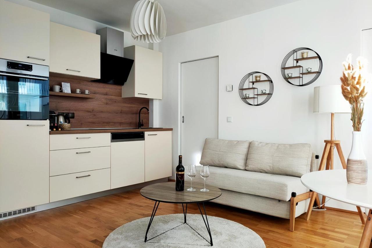 Luma Near Schoenbrunn With Parking Appartamento Vienna